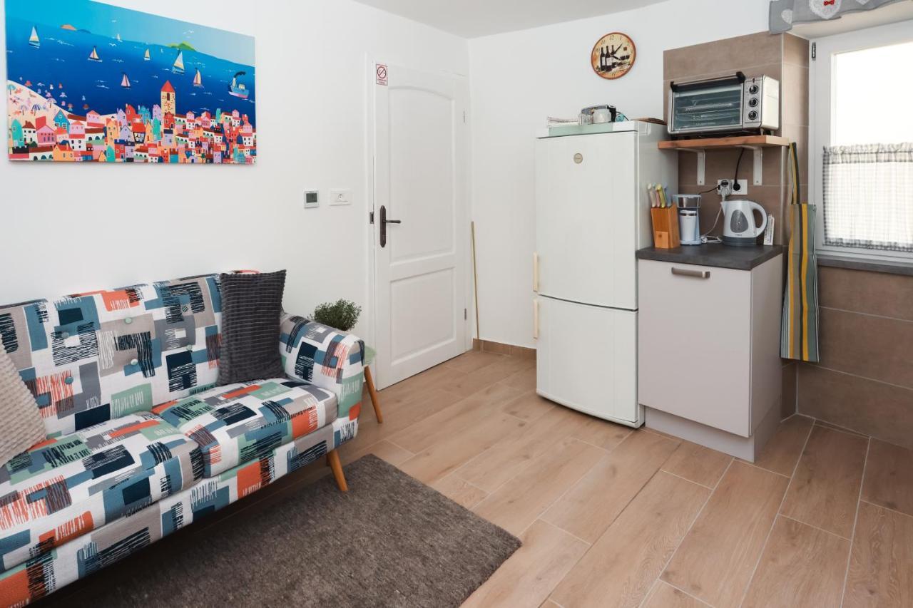 Apartmani Nad Voltun 卡斯塔 外观 照片