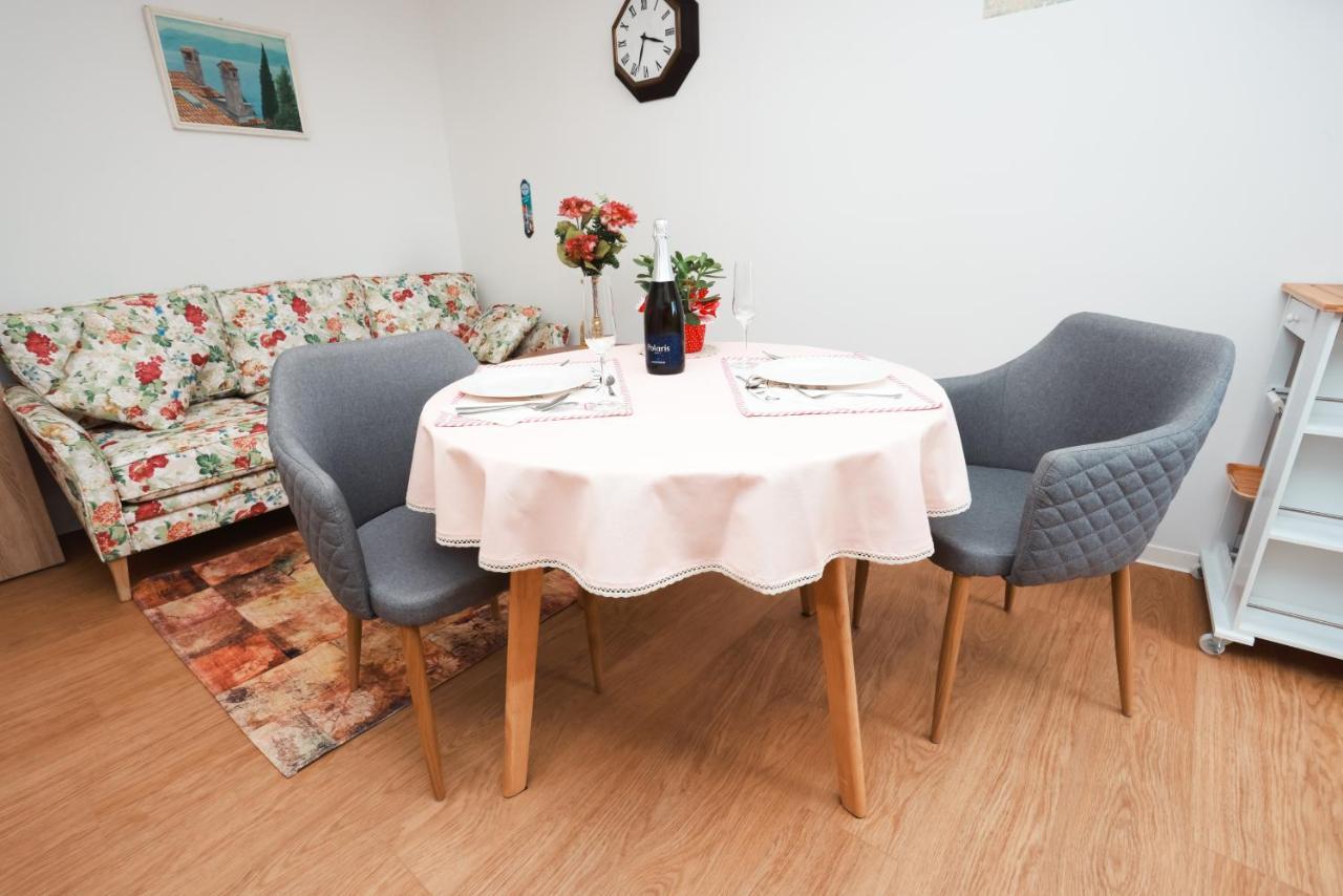 Apartmani Nad Voltun 卡斯塔 外观 照片