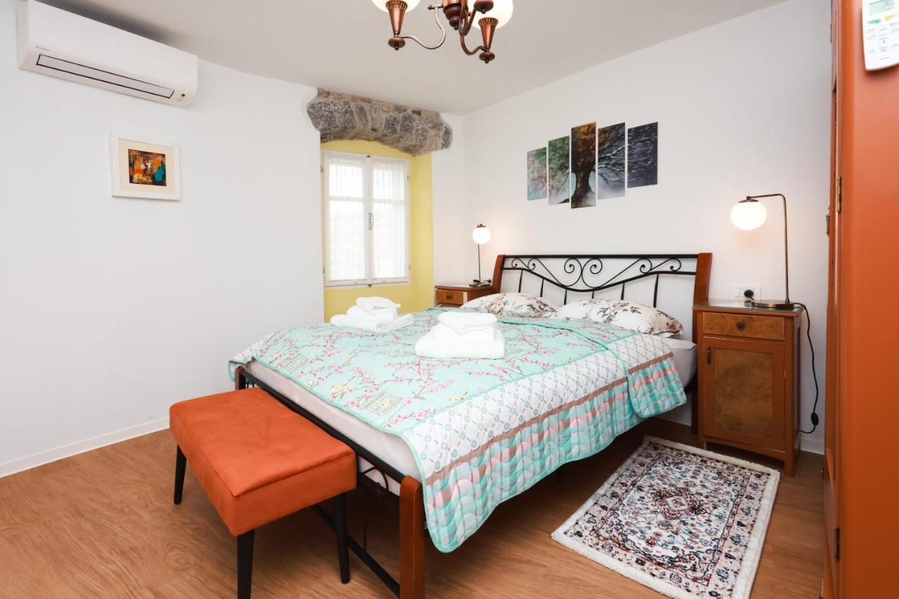 Apartmani Nad Voltun 卡斯塔 外观 照片